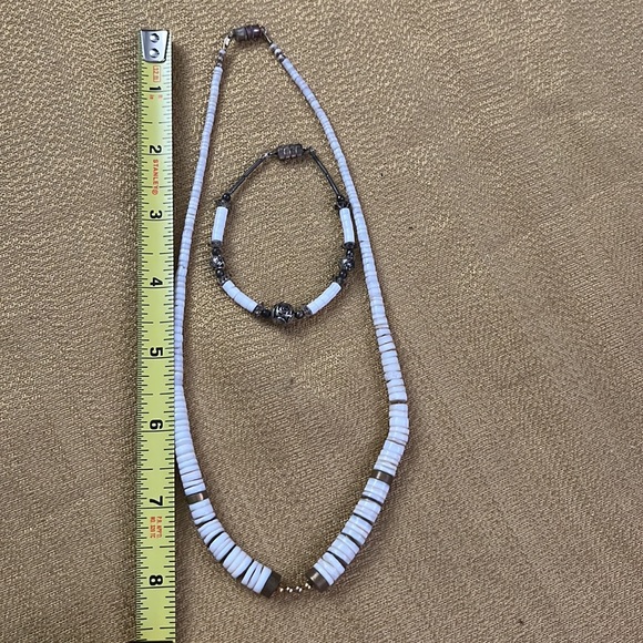 Vintage Puka Shells with Bracelet - Picture 5 of 6